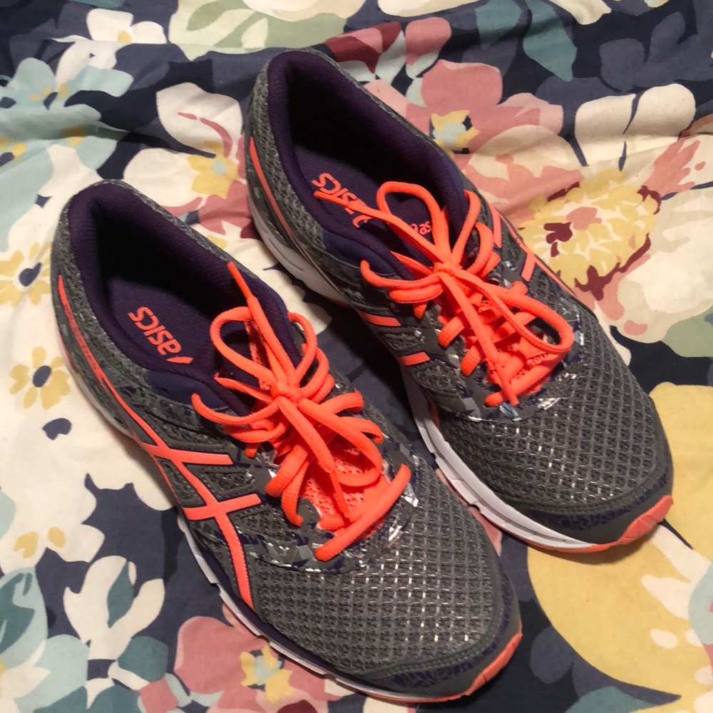 ASICS Shoes size 9